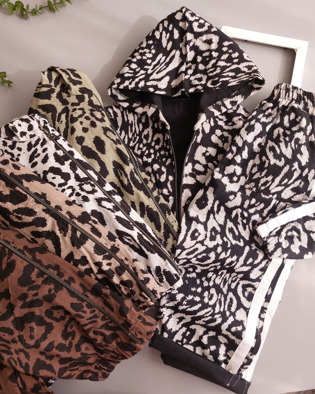 عکس محصول سویشرت شلوار کتان پلنگی - شماره 5