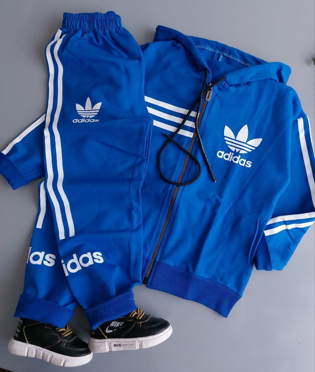 عکس محصول ست سویشرت شلوار ادیداس 2025 - شماره 4