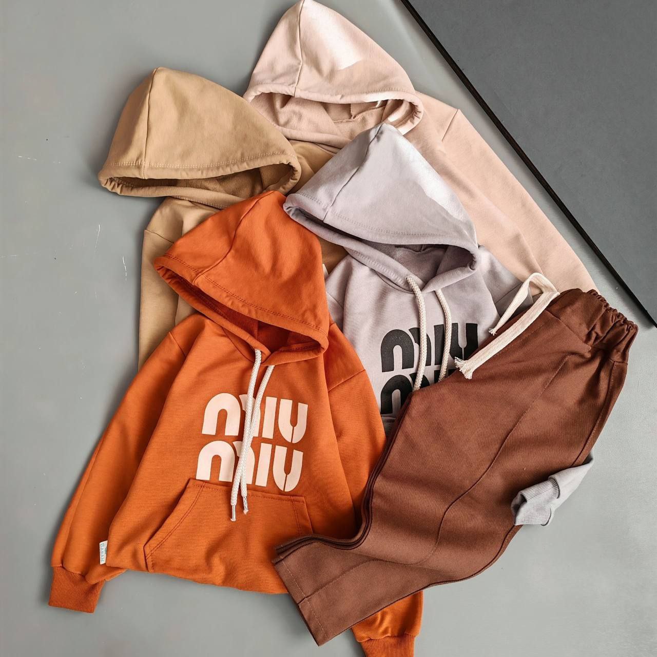 عکس محصول هودی شلوار miu miu - شماره 1