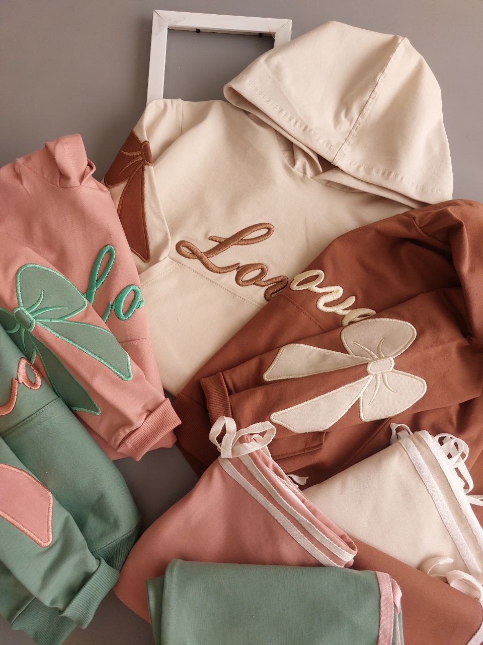 عکس محصول ست هودی شلوار Love - شماره 1