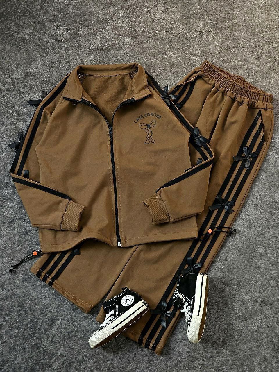 عکس محصول ست سویشرت و شلوار دخترانه laveewrose - شماره 6