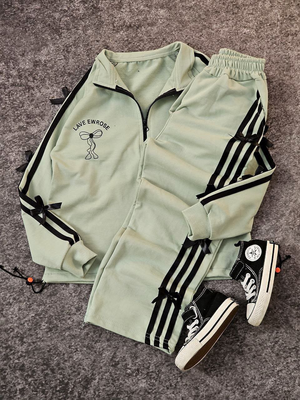 عکس محصول ست سویشرت و شلوار دخترانه laveewrose - شماره 4