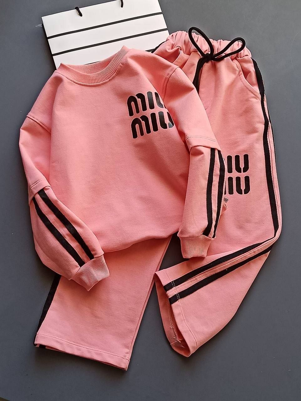 عکس محصول ست بلوز با شلوار miu miu  آستین دو خط - شماره 5
